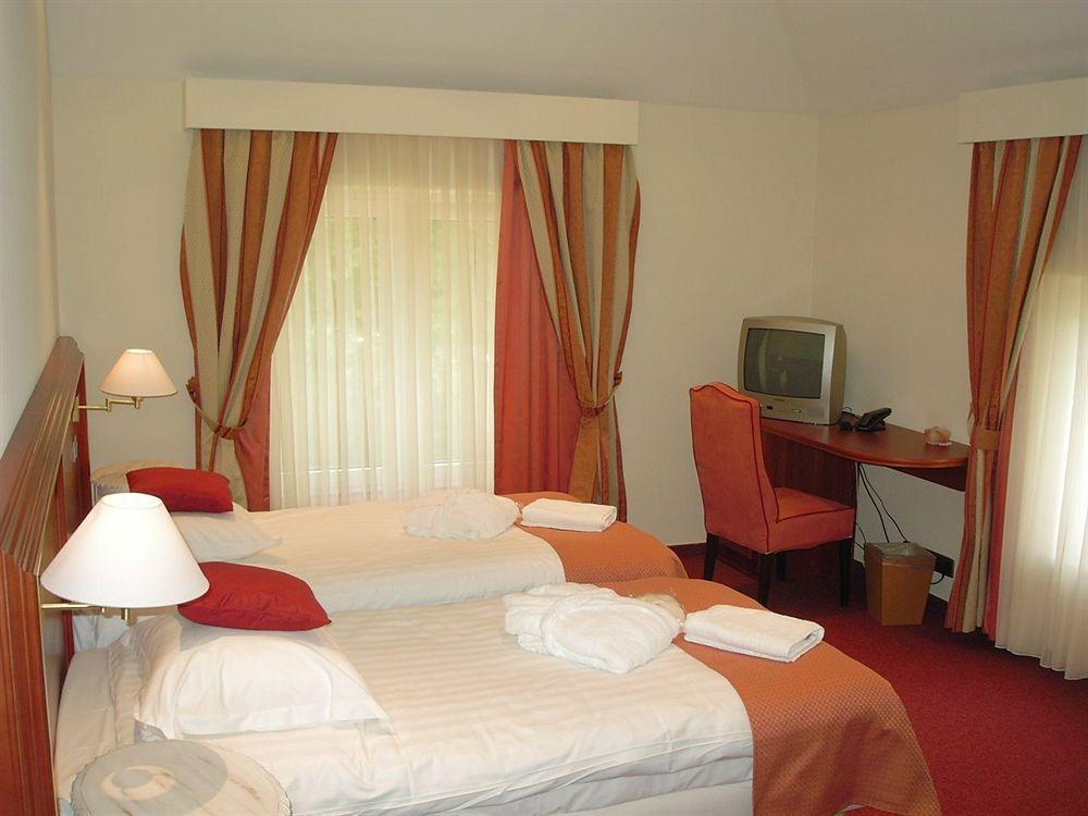 Le Chateau Des Thermes Шофонтен Екстериор снимка